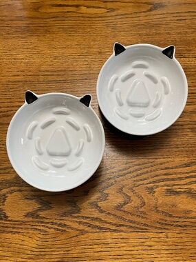 Very Good YHY Ceramic Slow Feeder Cat Bowls Set of 2